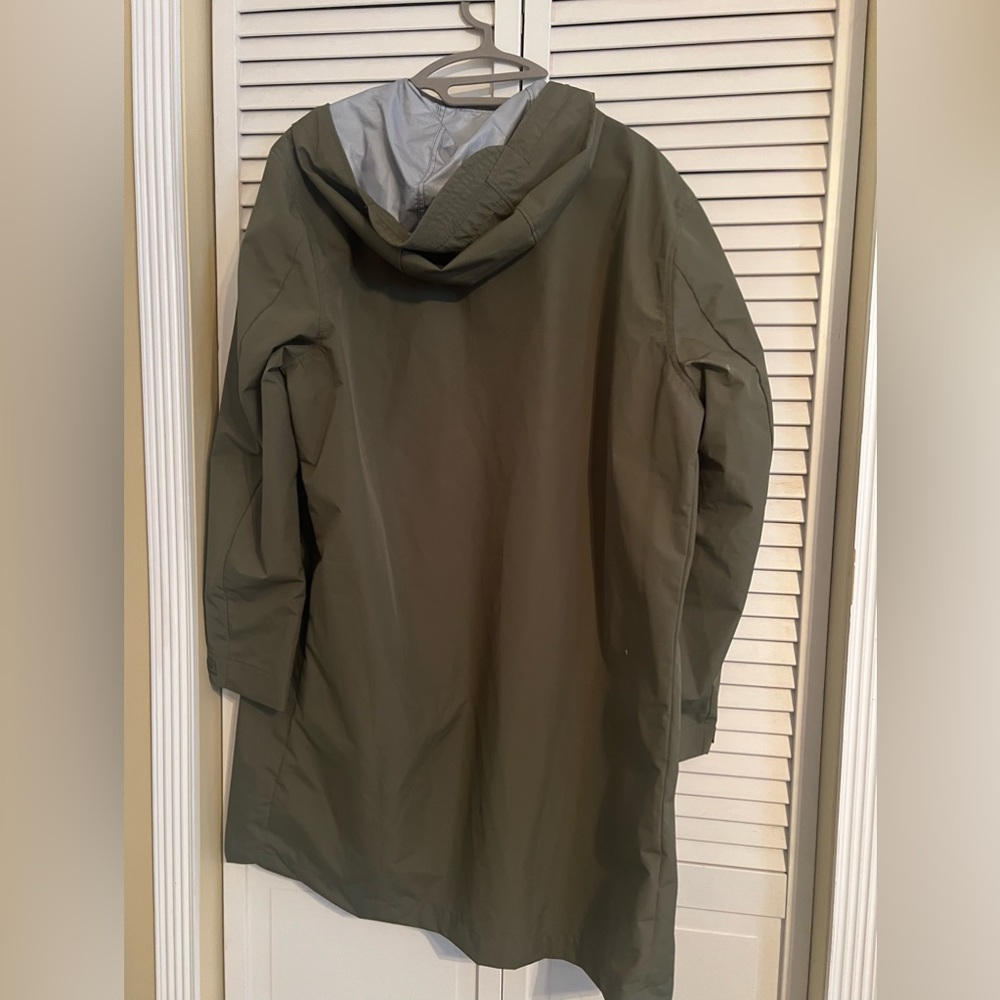 Water -Repellent Windbreaker